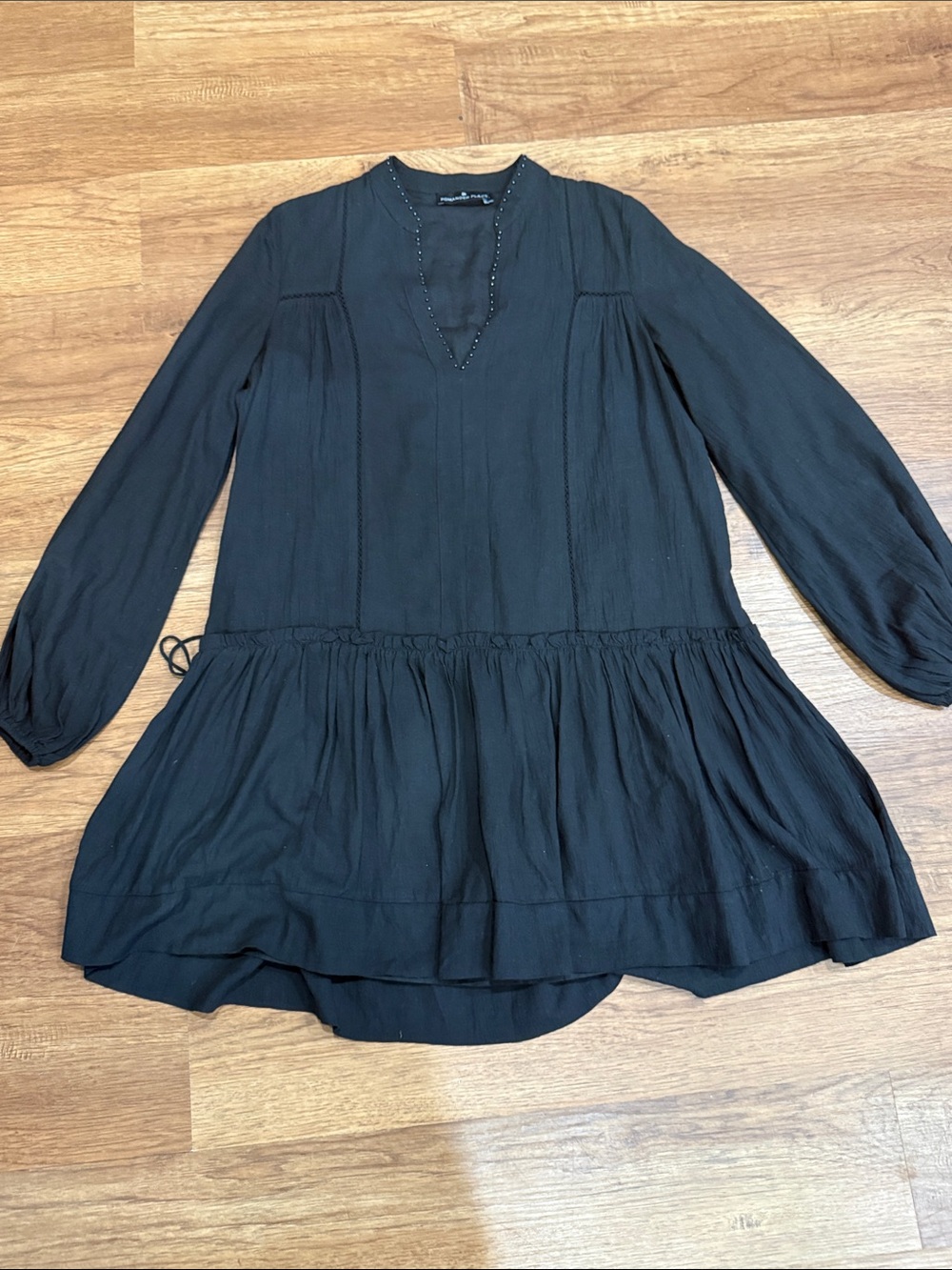 Pomander Place Black Long-Sleeve Peplum Tunic
